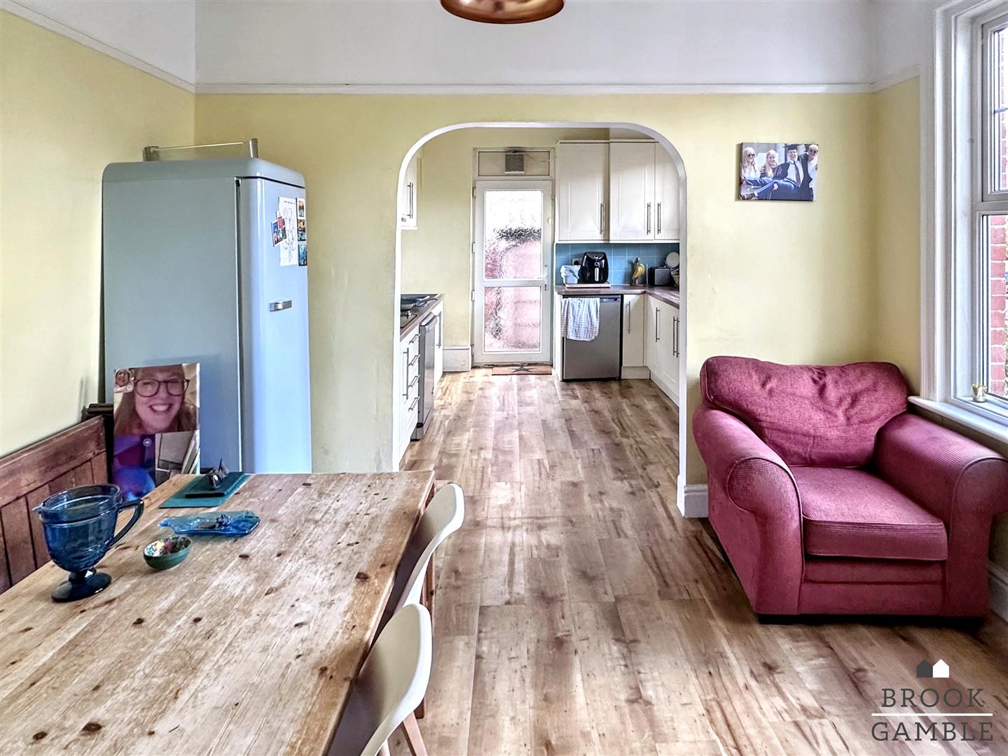 7 Bedroom House - Semi-Detached. Milton Road in Eastbourne, East Sussex 6